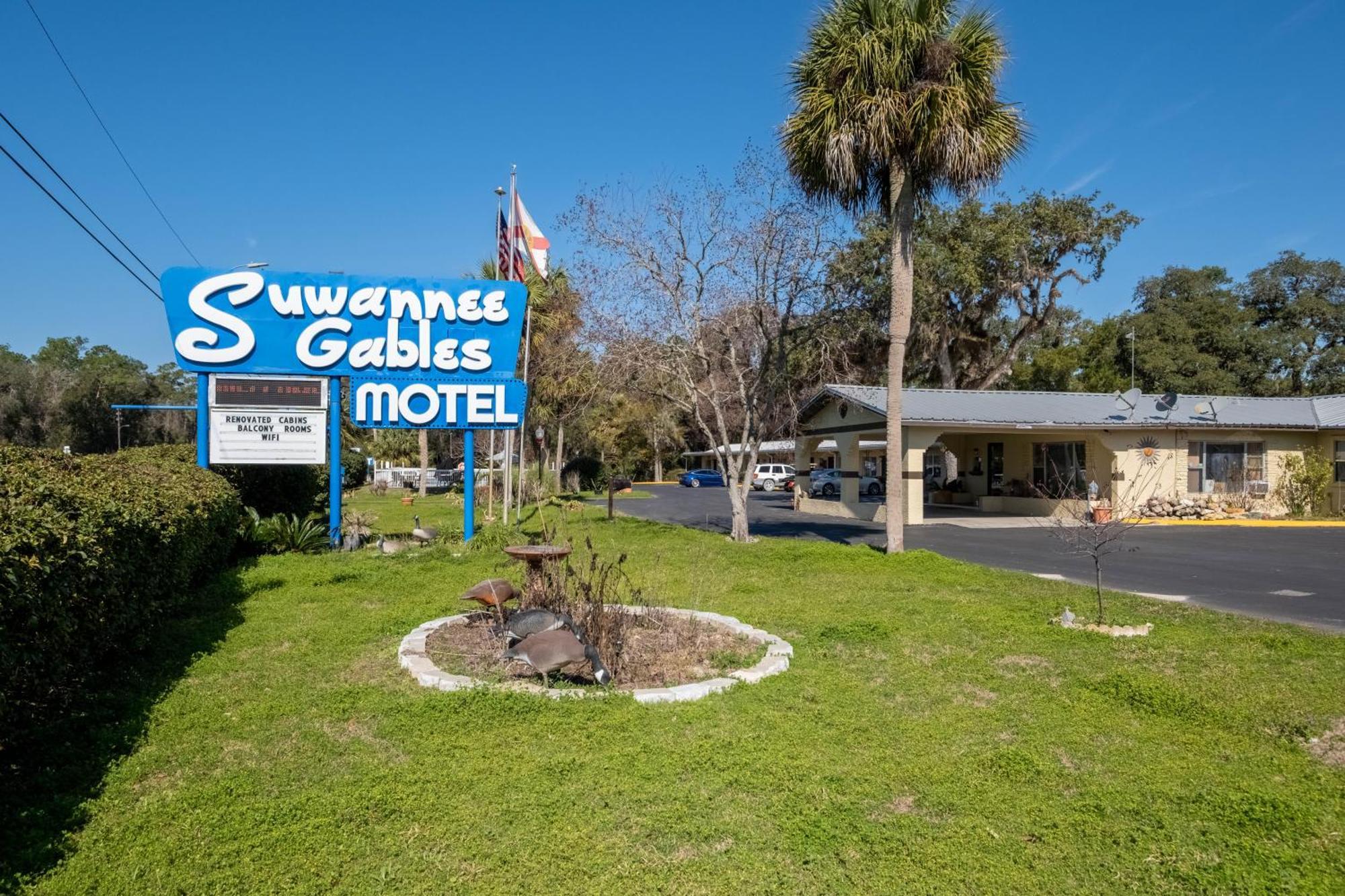 Suwannee Gables Hotel Old Town Exterior foto