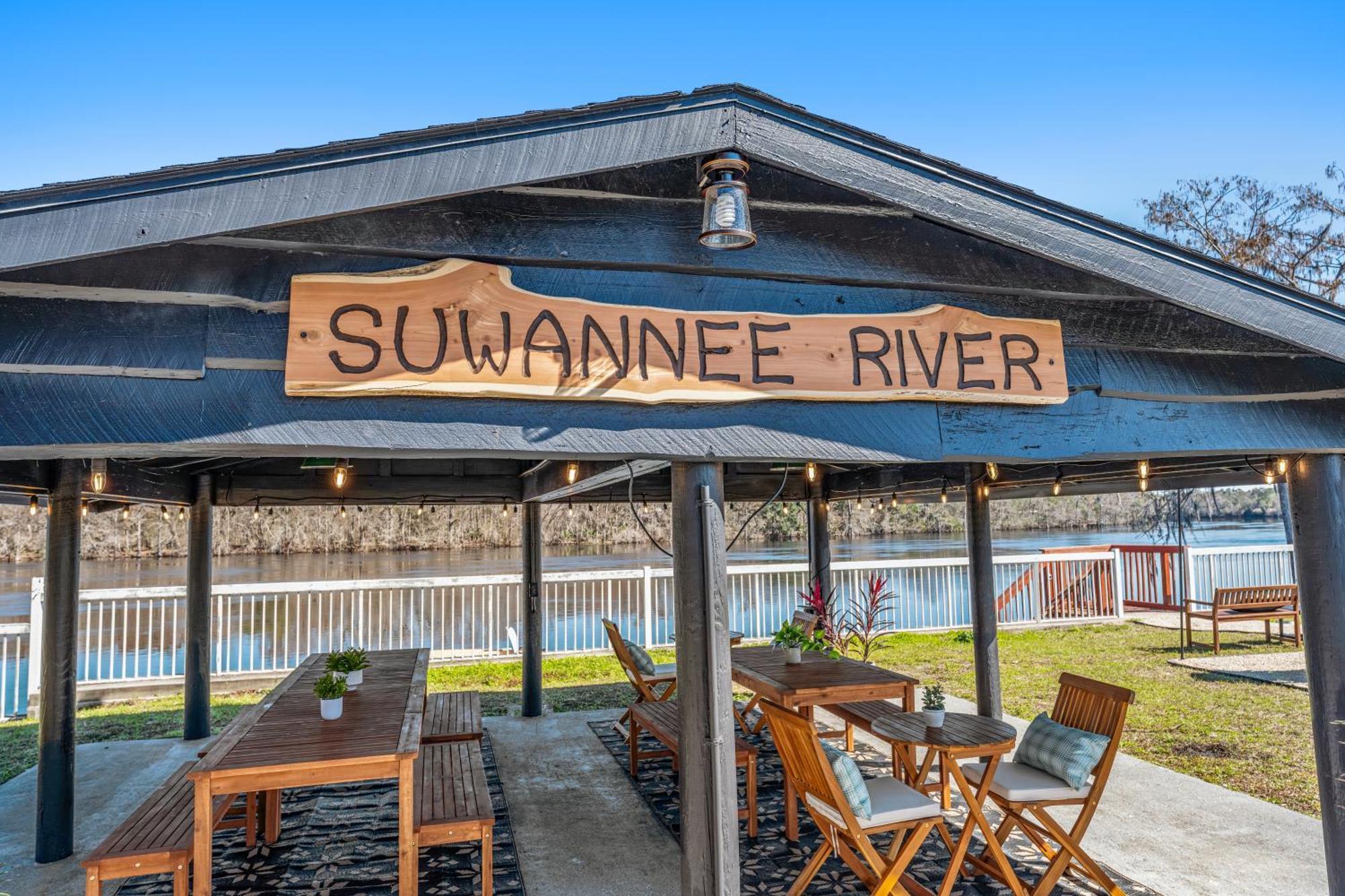 Suwannee Gables Hotel Old Town Exterior foto