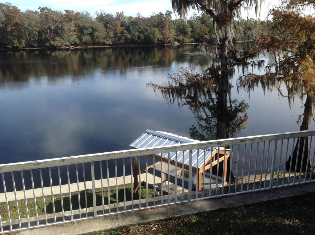 Suwannee Gables Hotel Old Town Exterior foto